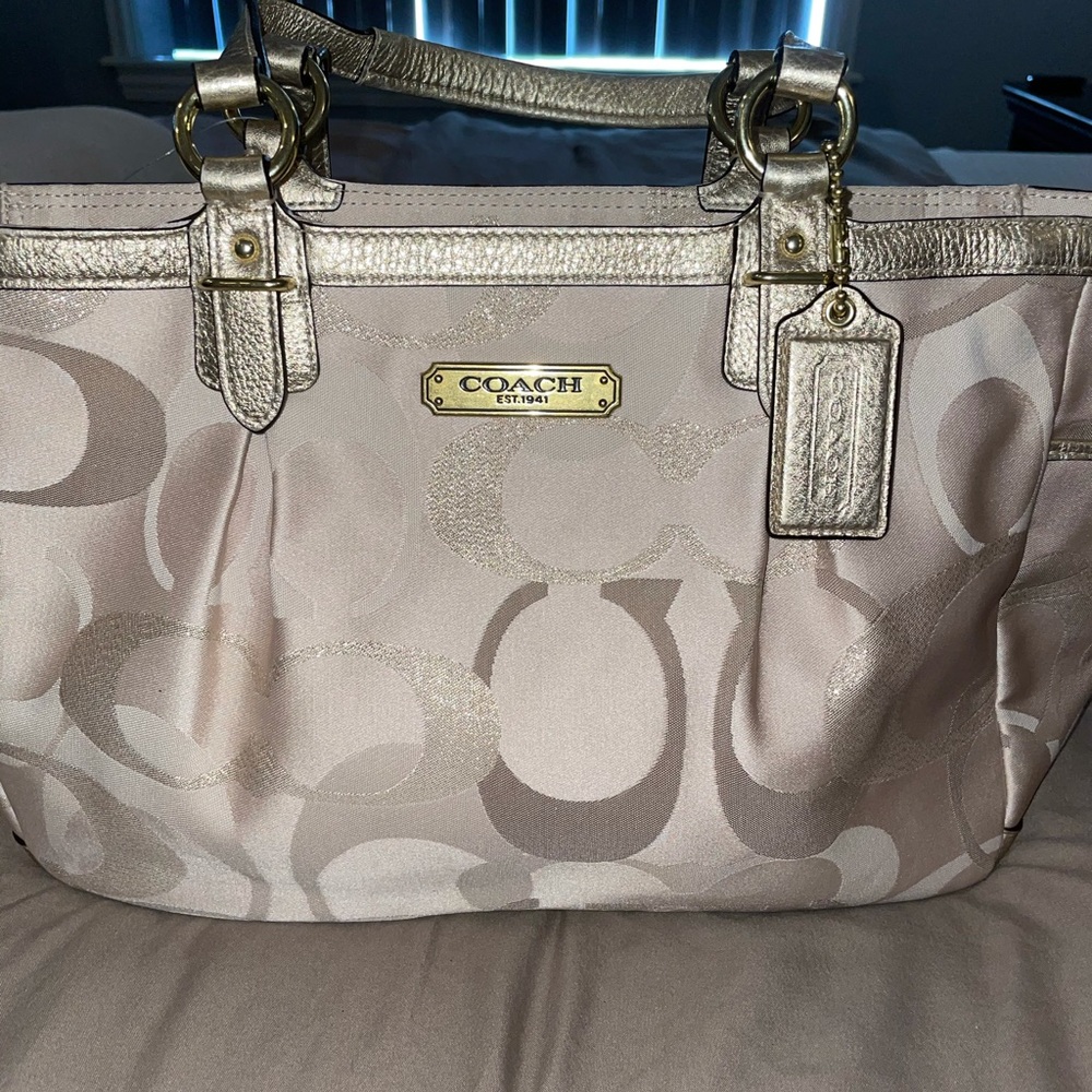 Coach shoulder bag